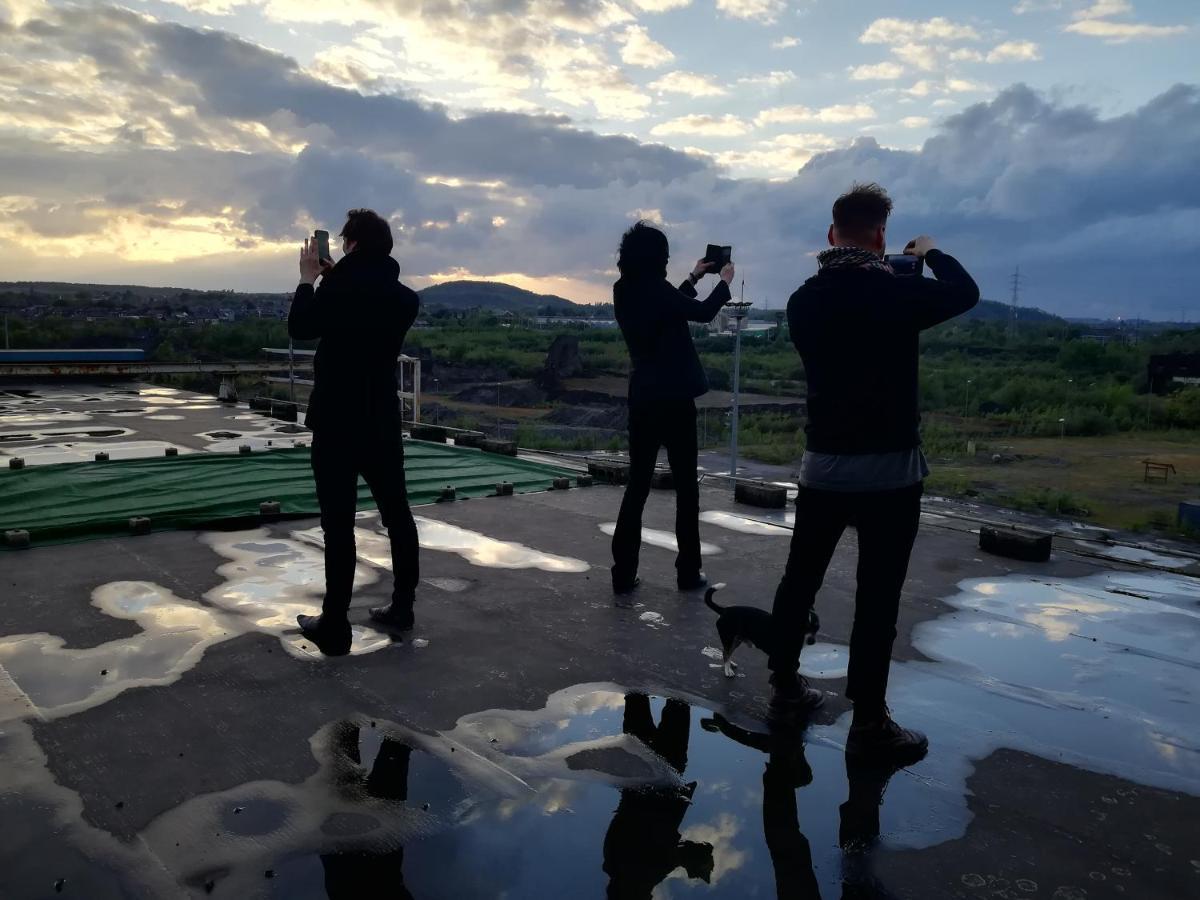 Ghostel 1st - Aventure Alternative - - Arts-factory-experience - For Artists, Makers And Open Minds - Attention, We Are Not A And Are Not Adapted For Everybody - Read Host Warnings Before Reservation - Www,providence,be Asbl Charleroi